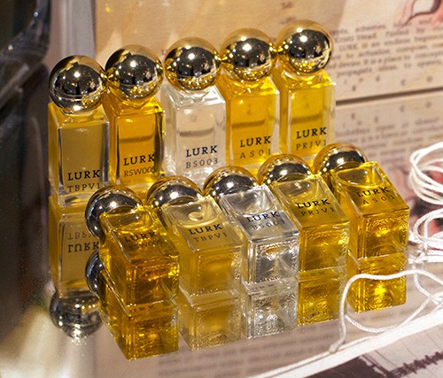 2_Lurk_5_perfumes.jpg