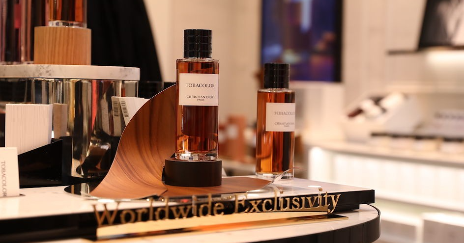 Tobacolor christian dior. Dior tobacolor. tobacolor christian. christian dior maison. dior exclusive parfum.