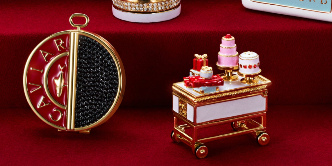 Estée Lauder дополнили серию твердых духов праздничной коллекцией Grand Hotel