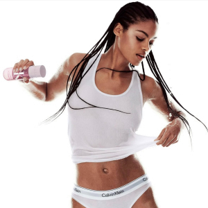 Взбитые сливки и малиновый смузи в новых мистах Calvin Klein