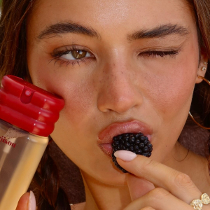 Летние новинки Gisou: лимитированные вуали для волос и тела – Glazed Cherry и Honey Dewy