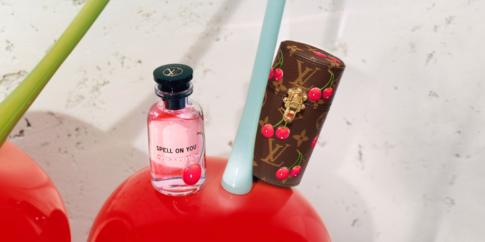 LOUIS VUITTON SPELL ON YOU トラベルスプレー Louis Vuitton представляют лимитированное издание Spell On You