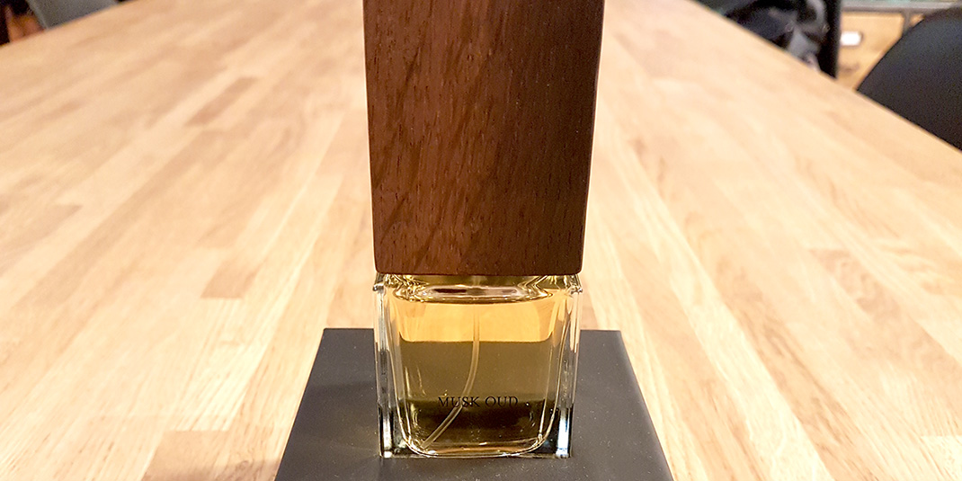 Полноразмерный флакон VDOT- Musk oud. Фото Елены Марковой Полноразмерный флакон VDOT- Musk oud. Фото Елены Марковой